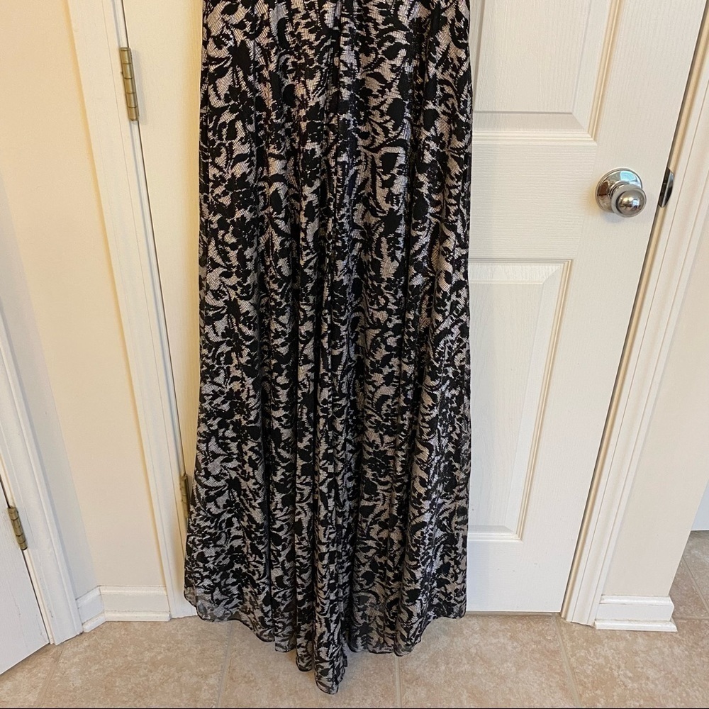 Betsy & Adam Shimmering Floral-Lace V-neck Sleeveless Gown in Black/Gunmetal Sz4 - Picture 9 of 10